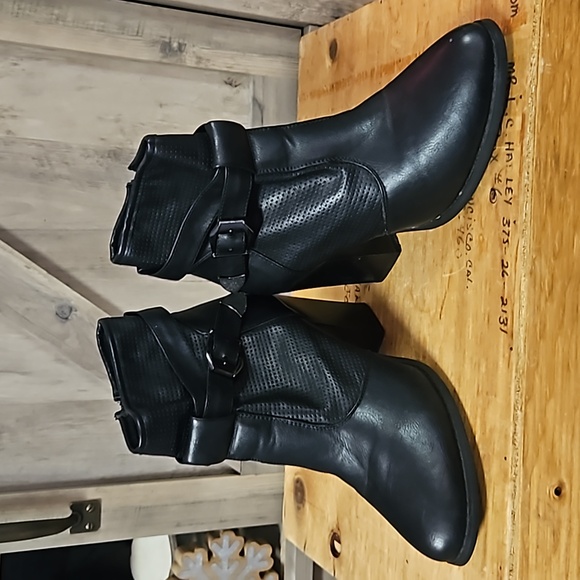 Size 9 ankle bootie - Picture 8 of 8